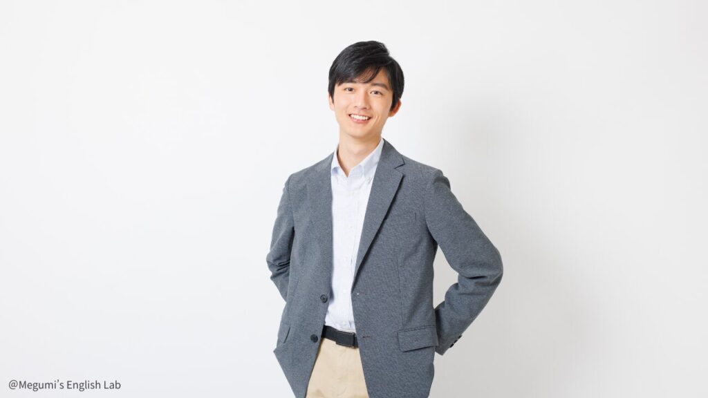 男性が立っている